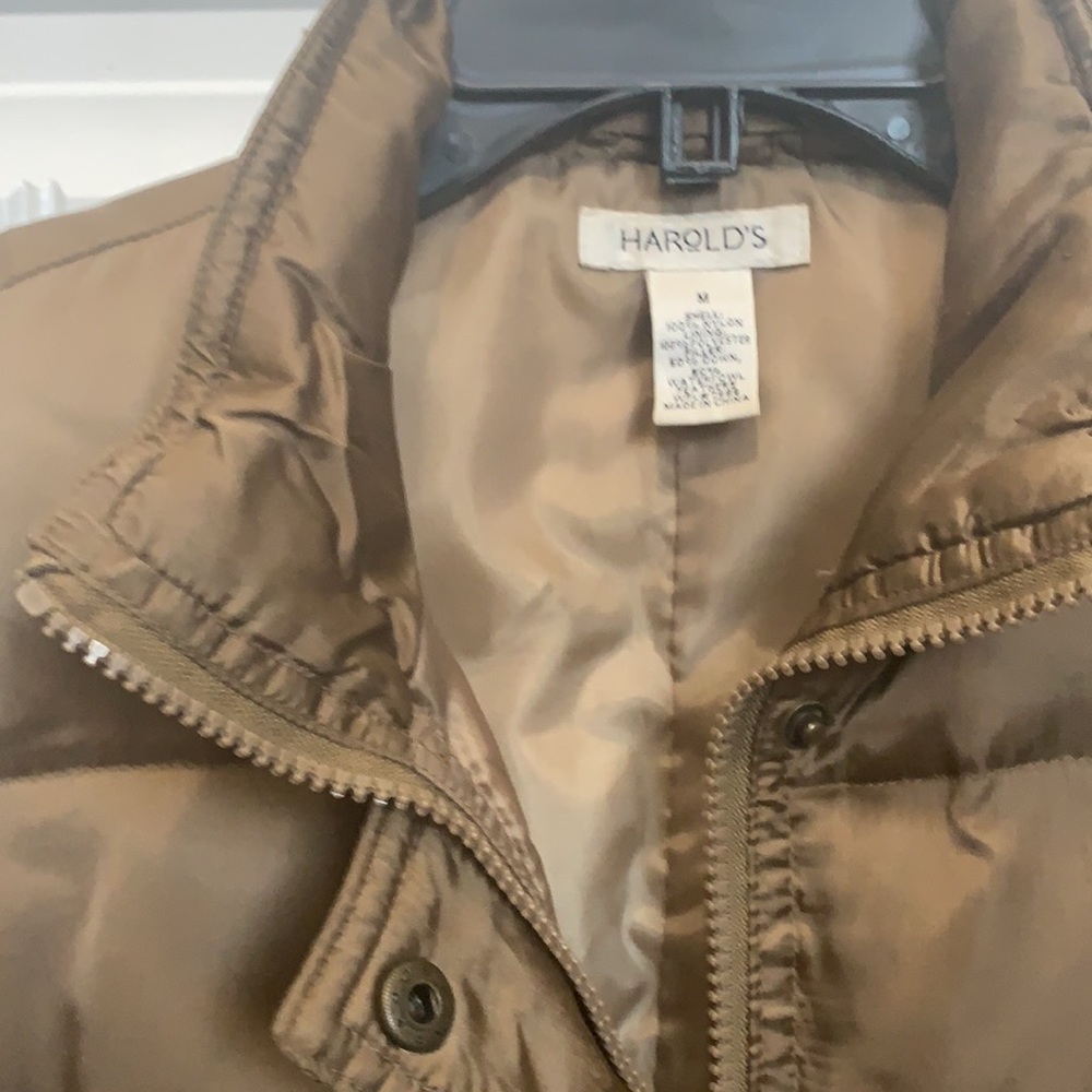 Bronze puffer vest - Picture 3 of 3